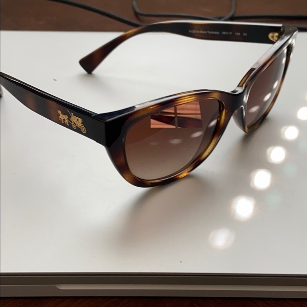 Coach tortoise shell brown sunglasses with case